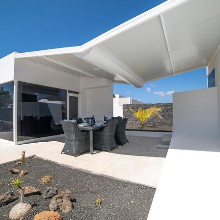Valhalla Villa Playa Blanca  Exterior photo