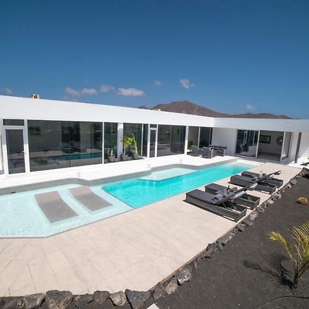 Valhalla Villa Playa Blanca  Exterior photo