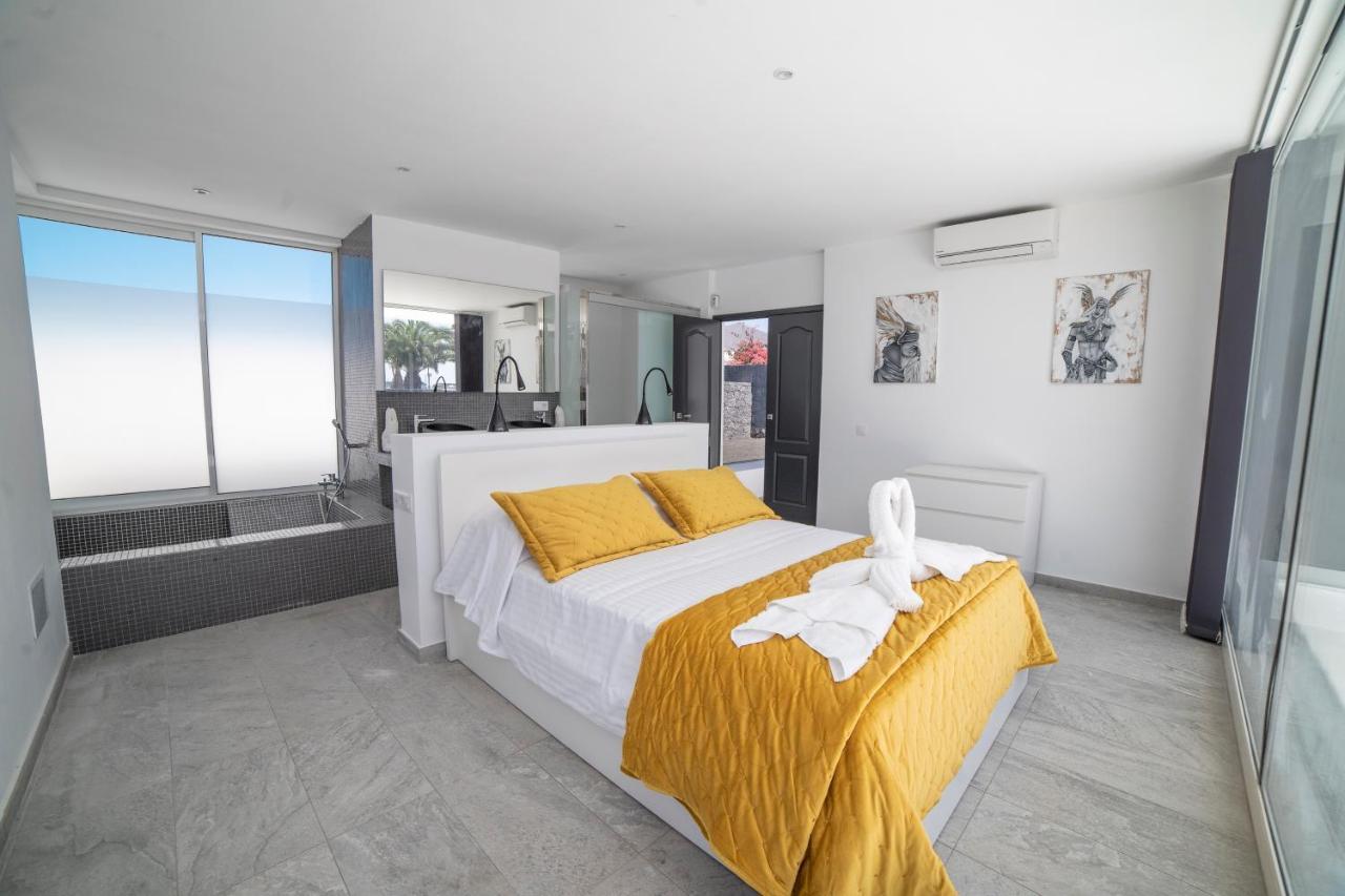 Valhalla Villa Playa Blanca  Exterior photo